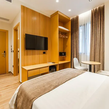 מלון Arbo Boutique 4*