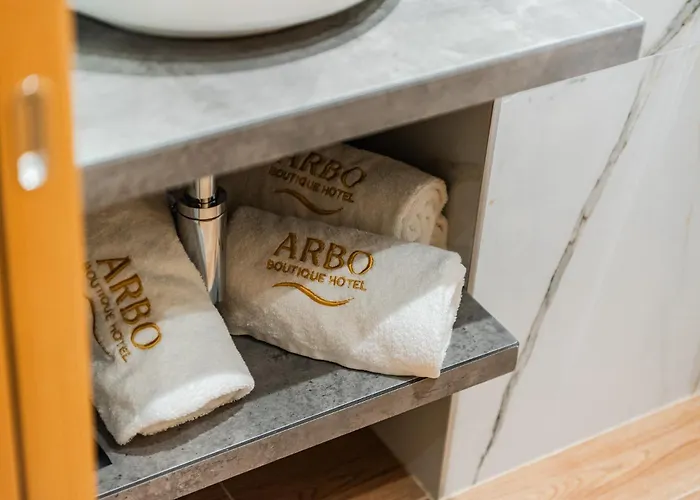 Arbo Boutique Отель Дуррес